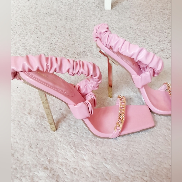 ***Lemonade Baby Pink Chain Link Double Strapped Heels - Picture 4 of 6